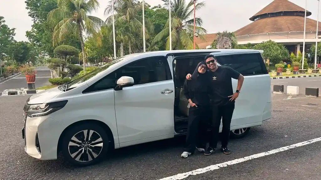 Guests greeted planeside with VIP airport transfer vehicle